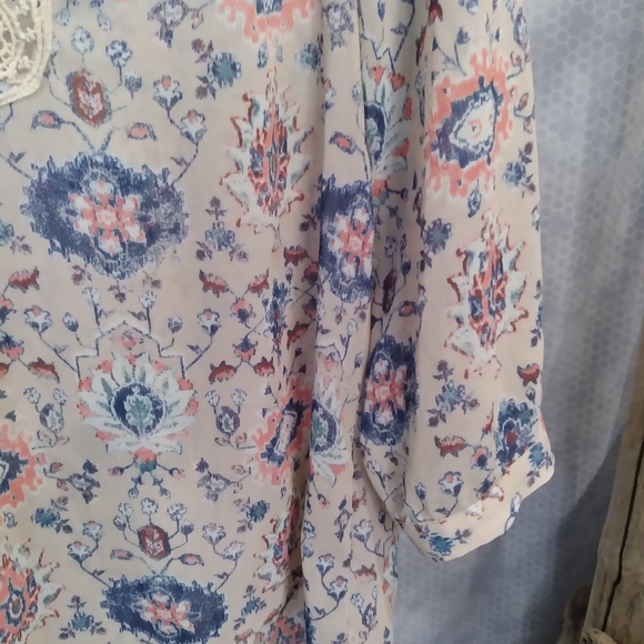 Anthropologie Maeve semi sheer floral pattern lace detailed vneck blouse size 10 - Picture 2 of 6
